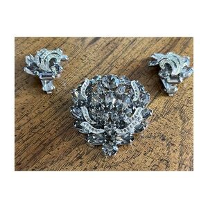 Vintage Signed Weiss Rhinestone Brooch & Clip Earring Set